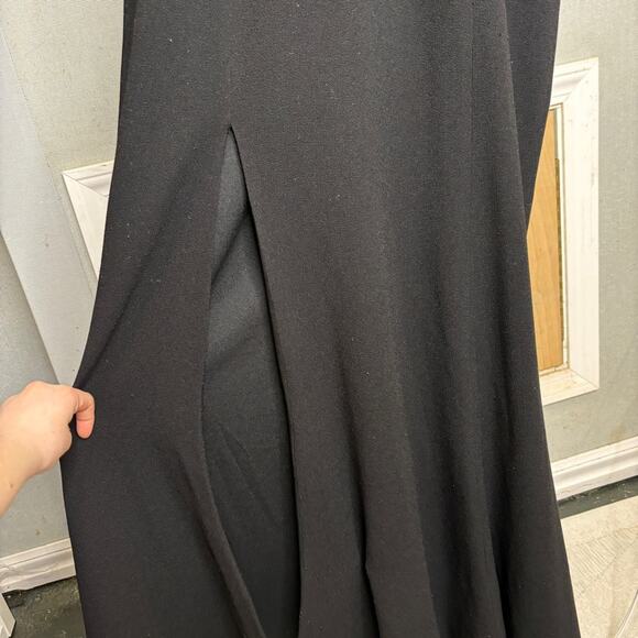 Dress The Population Iris Sleeveless Crepe Slit Gown - Picture 8 of 10